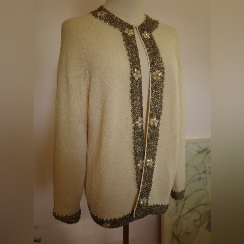 Vintage 1960s cream sweater with beaded hem